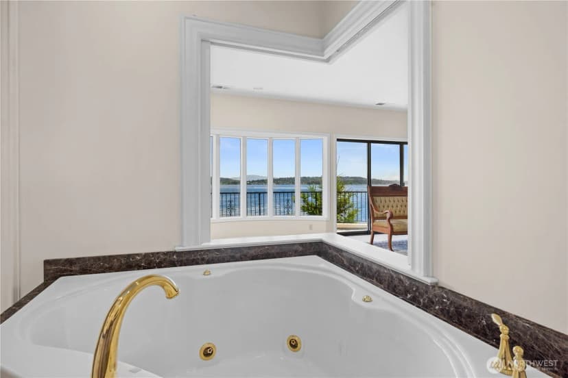 Property photo for 6669 N Ne Windermere Road, Seattle photo 31