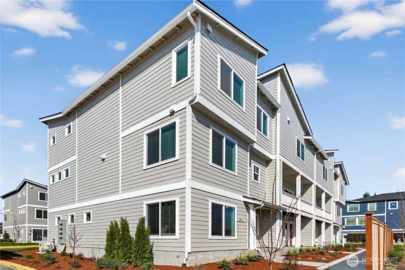 Property photo for 9811 31st Avenue Se #f4, Everett photo 23