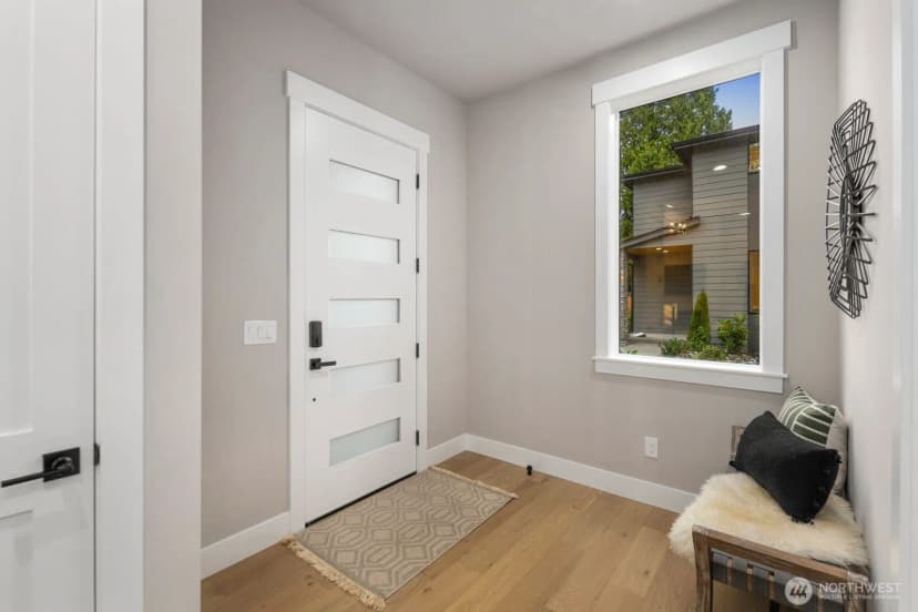 Property photo for 5014 114th Avenue Ne #1, Kirkland photo 6