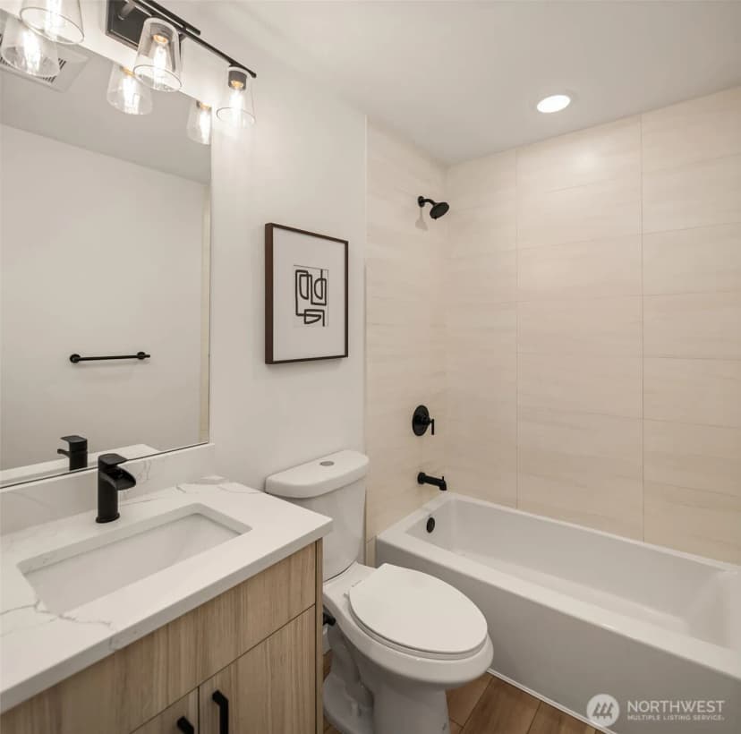 Property photo for 3406 B 34th Avenue W, Seattle photo 17