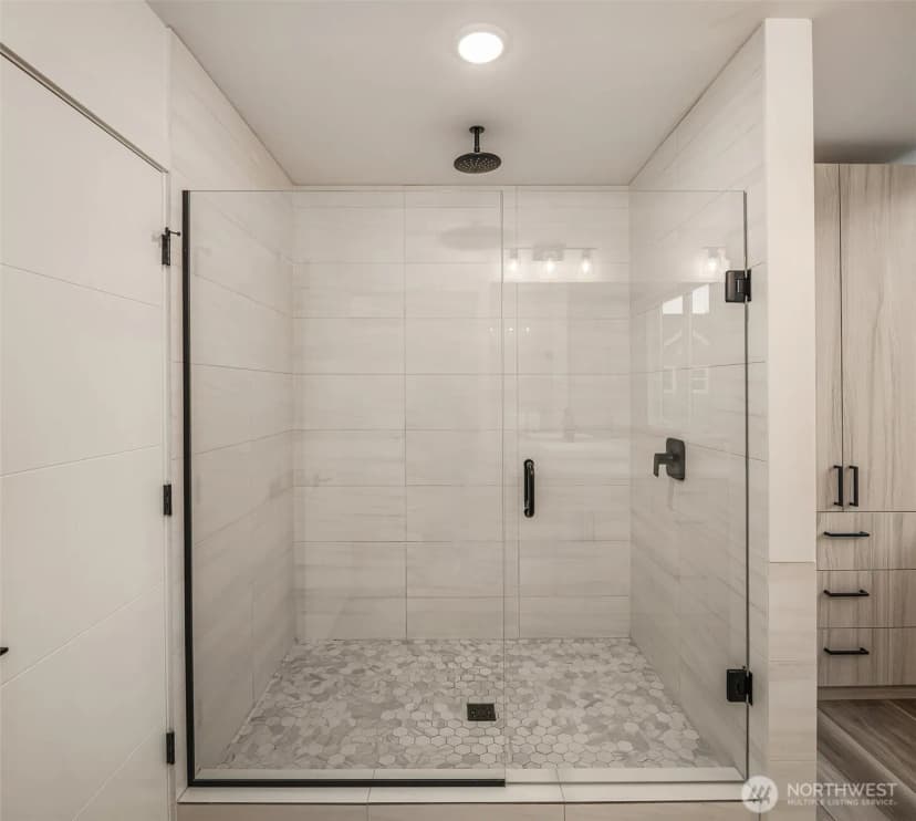 Property photo for 3406 B 34th Avenue W, Seattle photo 12