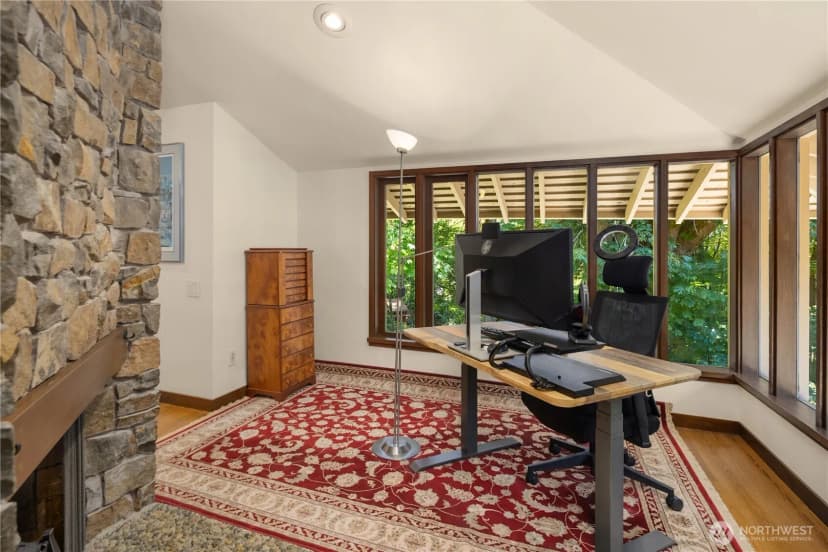 Property photo for 6815 E Mercer Way, Mercer Island photo 18