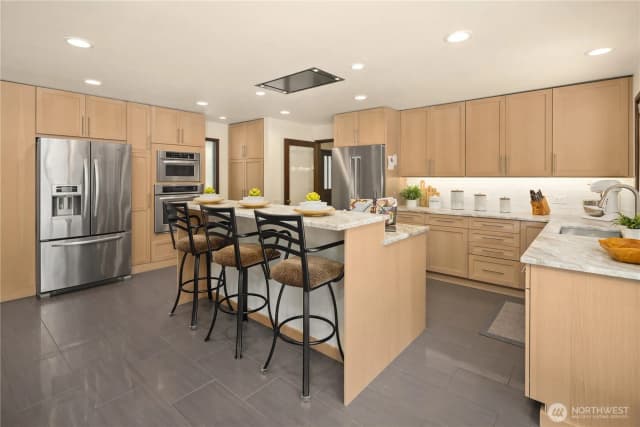 Property photo for 6815 E Mercer Way, Mercer Island photo 3