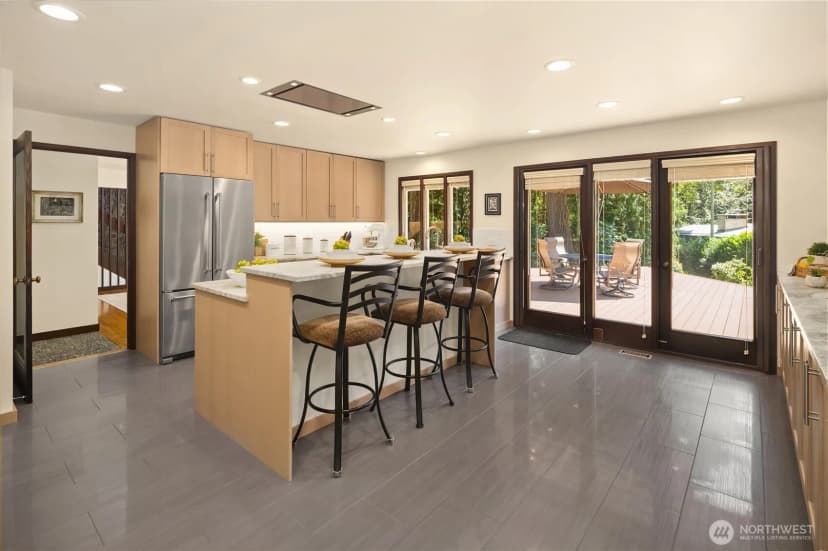 Property photo for 6815 E Mercer Way, Mercer Island photo 4