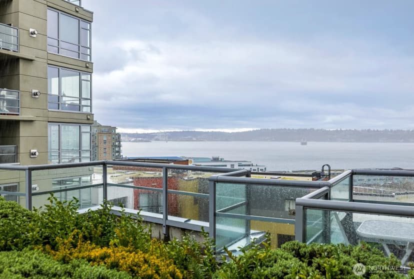Property photo for 2929 1st Avenue #313, Seattle photo 3
