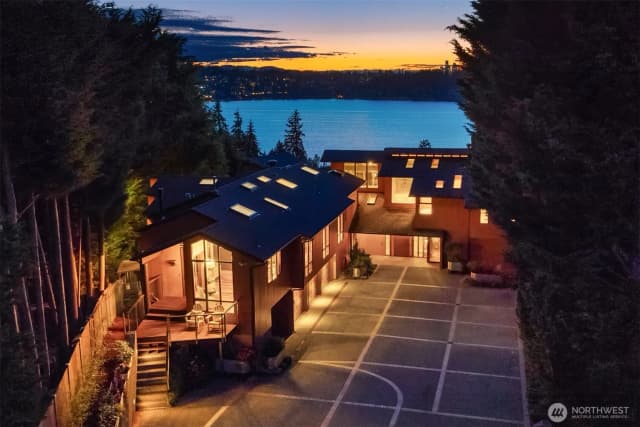 Property photo for 7445 Se 71st Street, Mercer Island photo 3