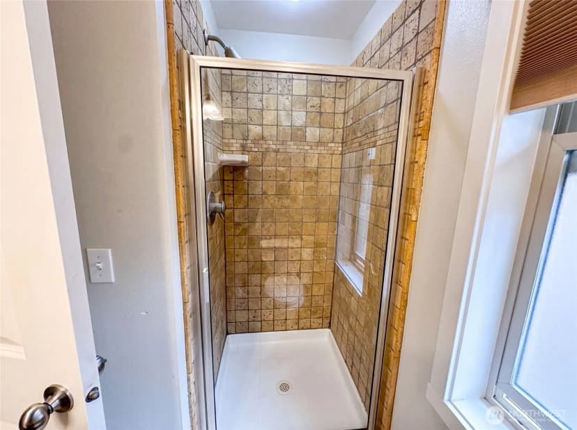Property photo for 1553 58th Street, Seattle photo 11