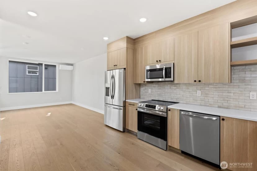 Property photo for 1407 29th Avenue #b, Seattle photo 4