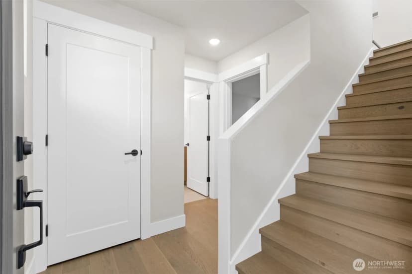 Property photo for 1407 29th Avenue #b, Seattle photo 2