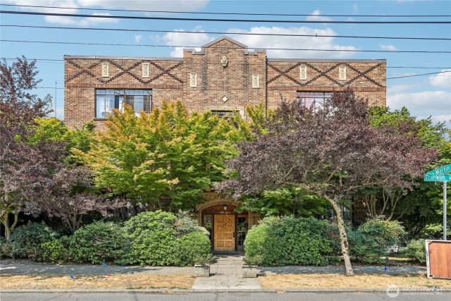 Property photo for 3121 Franklin Avenue E #1, Seattle