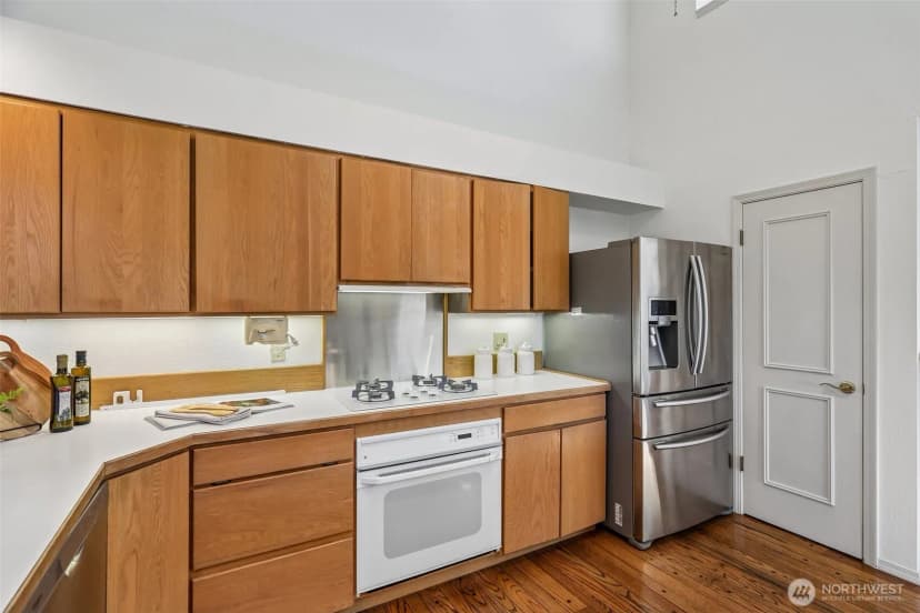 Property photo for 16313 Inglewood Place Ne, Kenmore photo 9