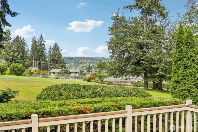 Property photo for 16313 Inglewood Place Ne, Kenmore photo 3