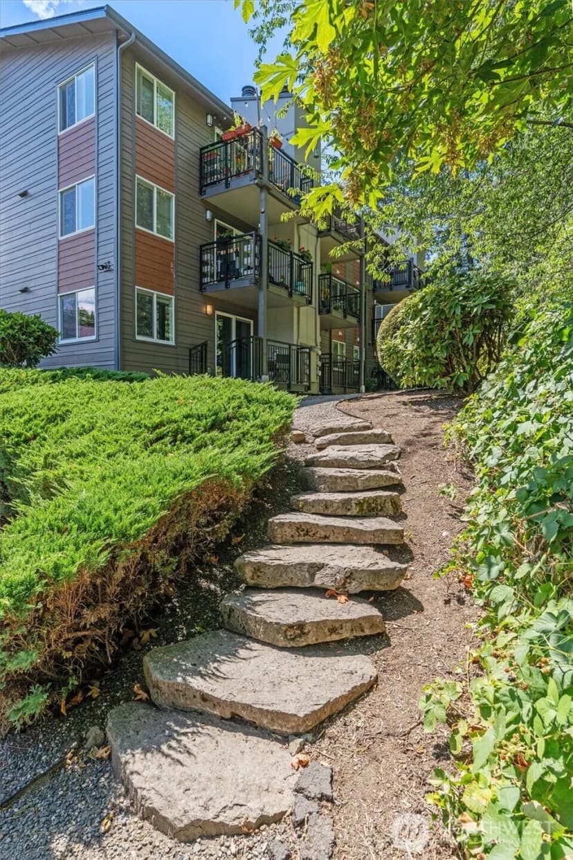 Property photo for 230 Sw Clark Street #c-104, Issaquah photo 24