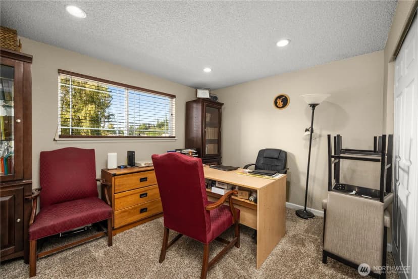 Property photo for 804 15th Street Sw, Edmonds photo 21