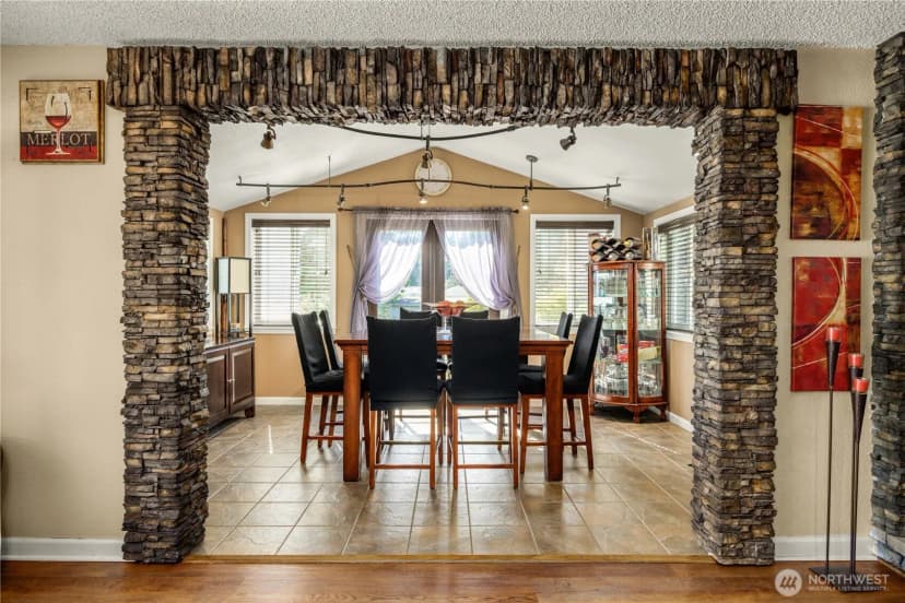 Property photo for 804 15th Street Sw, Edmonds photo 8
