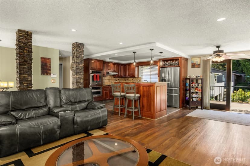 Property photo for 804 15th Street Sw, Edmonds photo 9