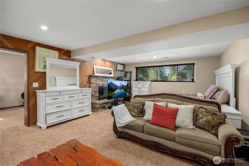 Property photo for 804 15th Street Sw, Edmonds photo 14