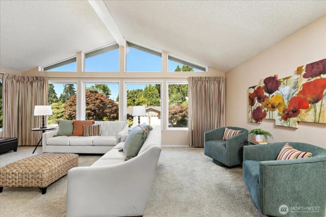 Property photo for 17202 Sealawn Place, Edmonds photo 5