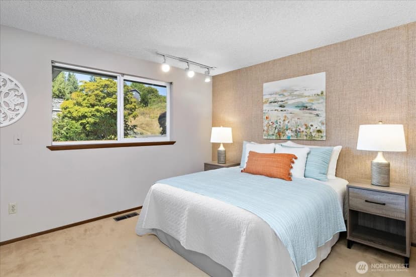 Property photo for 17202 Sealawn Place, Edmonds photo 19