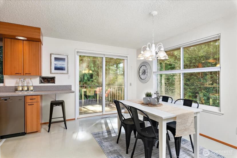 Property photo for 17202 Sealawn Place, Edmonds photo 9