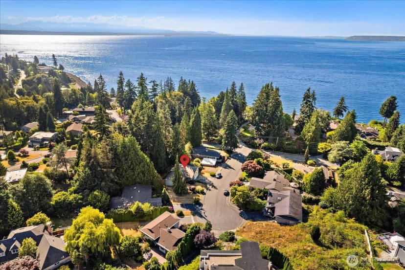 Property photo for 17202 Sealawn Place, Edmonds photo 36