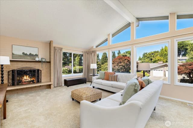 Property photo for 17202 Sealawn Place, Edmonds photo 3