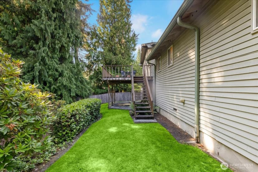 Property photo for 17202 Sealawn Place, Edmonds photo 28