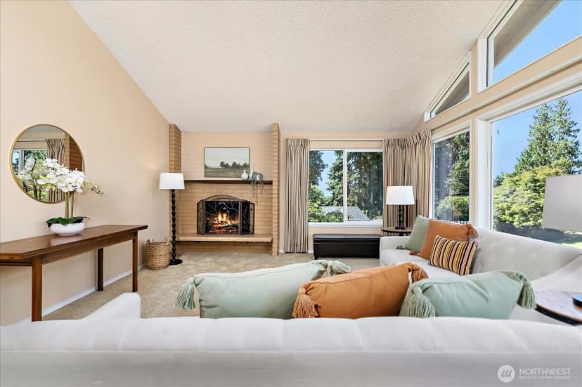Property photo for 17202 Sealawn Place, Edmonds photo 6