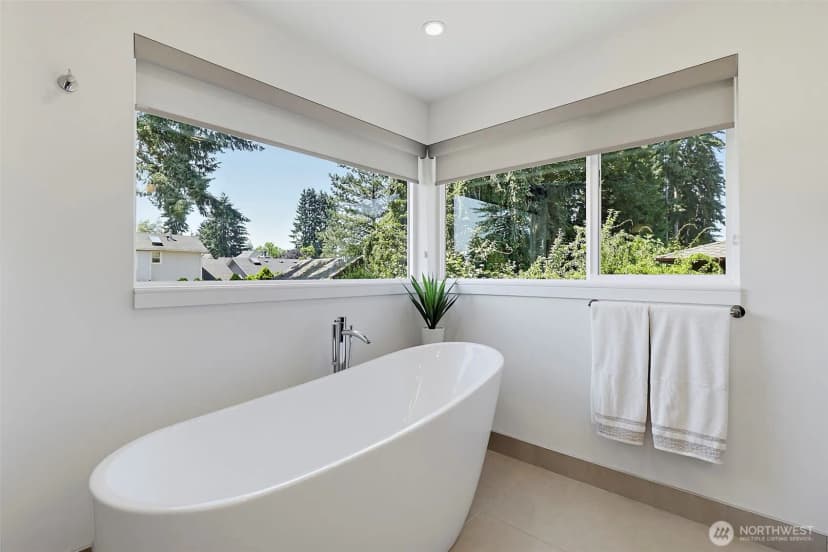 Property photo for 11815 Se 218th Place, Kent photo 22