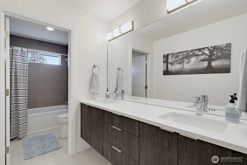 Property photo for 11815 Se 218th Place, Kent photo 25