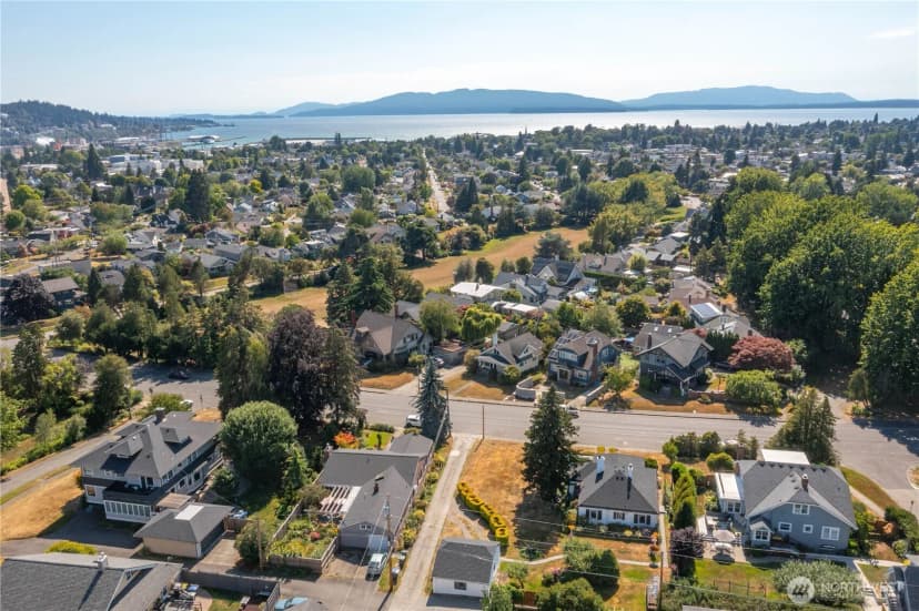 Property photo for 2716 Cornwall Avenue, Bellingham photo 35