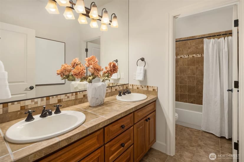 Property photo for 3489 Ne Harrison Street, Issaquah photo 26