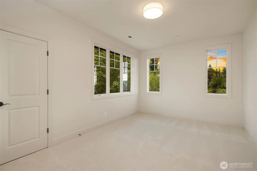 Property photo for 3489 Ne Harrison Street, Issaquah photo 29