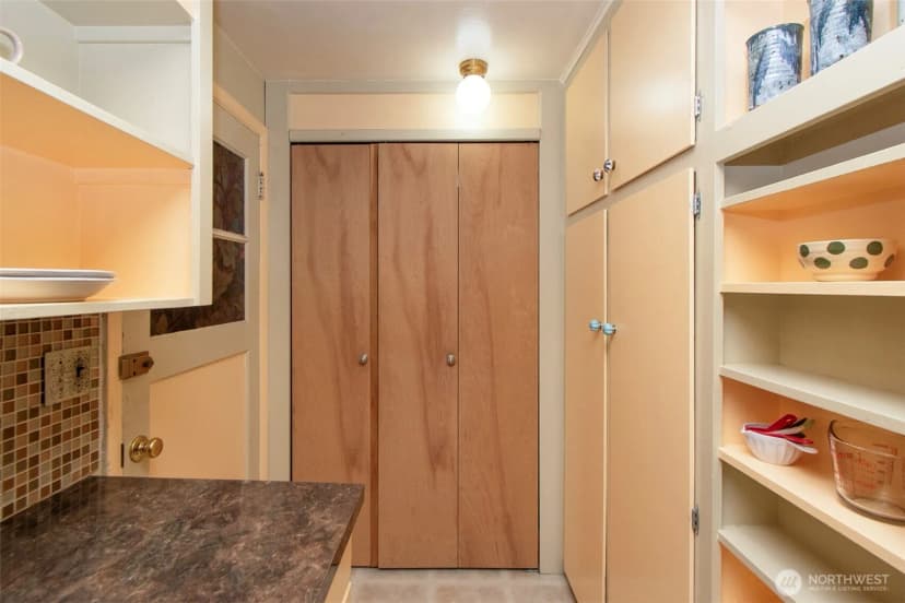 Property photo for 519 W 15th Street, Port Angeles photo 8