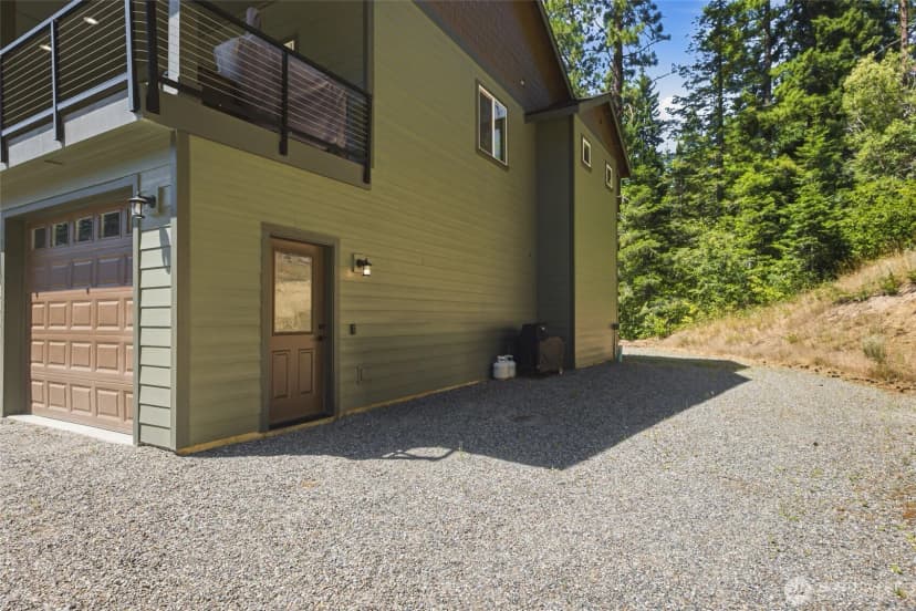 Property photo for 811 Wadsworth Loop, Ronald photo 24