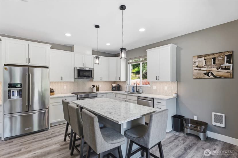 Property photo for 811 Wadsworth Loop, Ronald photo 8