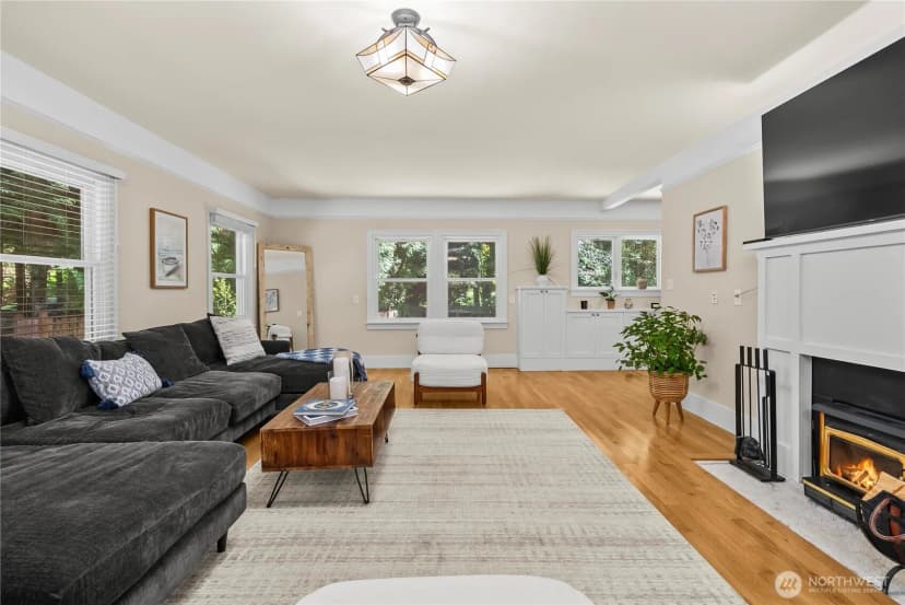 Property photo for 18443 Ballinger Way Ne, Lake Forest Park photo 6