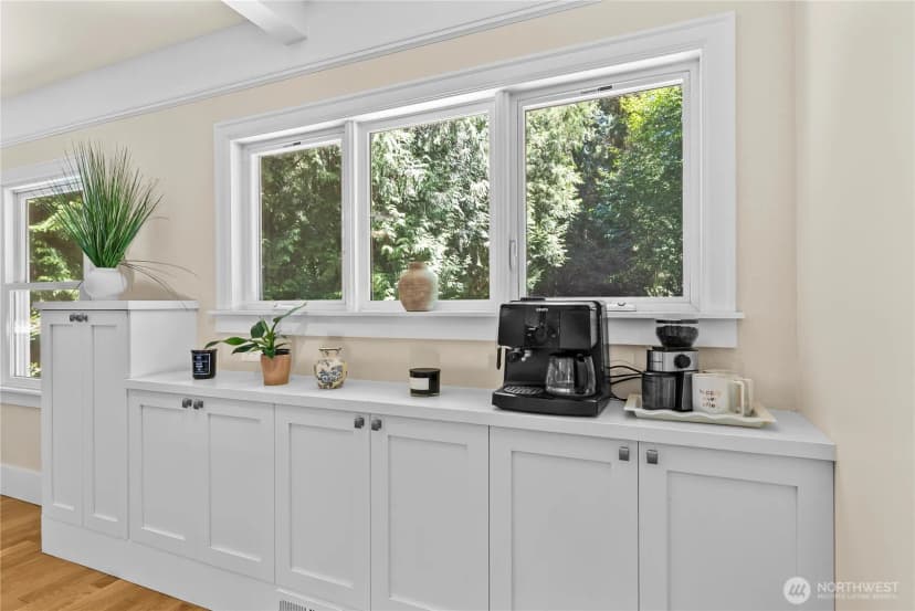 Property photo for 18443 Ballinger Way Ne, Lake Forest Park photo 10