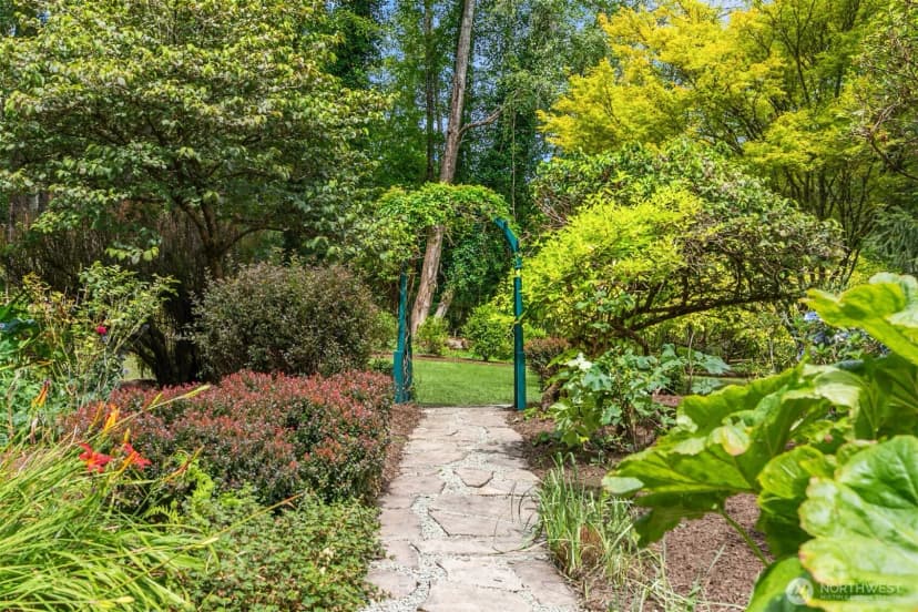 Property photo for 12231 Sunrise Drive Ne, Bainbridge Island photo 30