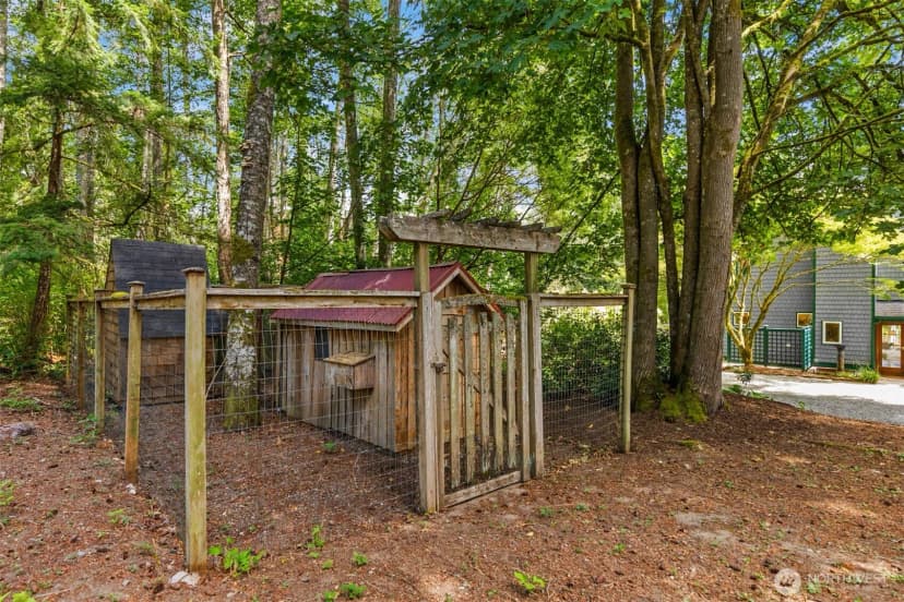 Property photo for 12231 Sunrise Drive Ne, Bainbridge Island photo 36