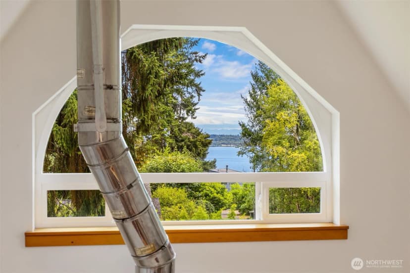 Property photo for 12231 Sunrise Drive Ne, Bainbridge Island photo 24