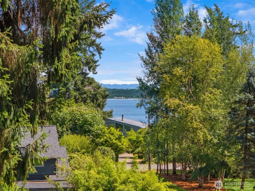 Property photo for 12231 Sunrise Drive Ne, Bainbridge Island photo 25