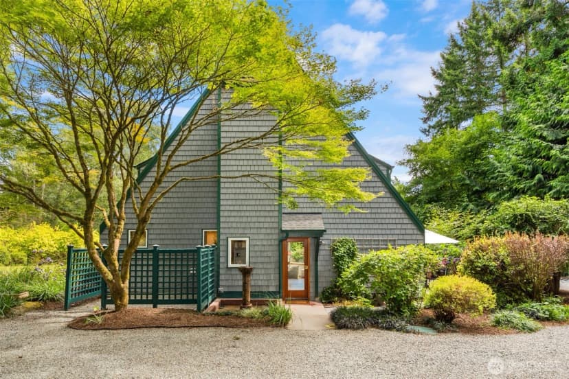 Property photo for 12231 Sunrise Drive Ne, Bainbridge Island photo 3