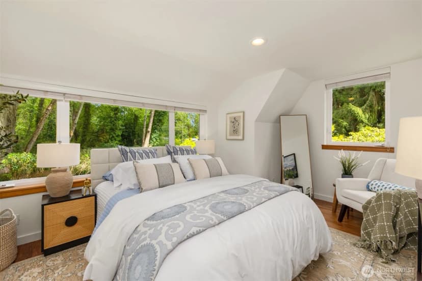 Property photo for 12231 Sunrise Drive Ne, Bainbridge Island photo 14