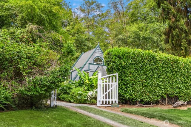 Property photo for 12231 Sunrise Drive Ne, Bainbridge Island