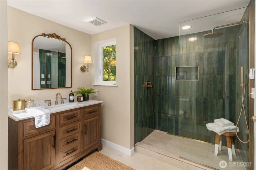Property photo for 12231 Sunrise Drive Ne, Bainbridge Island photo 17