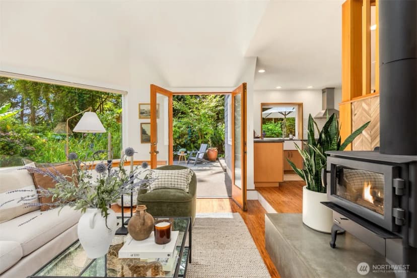 Property photo for 12231 Sunrise Drive Ne, Bainbridge Island photo 8