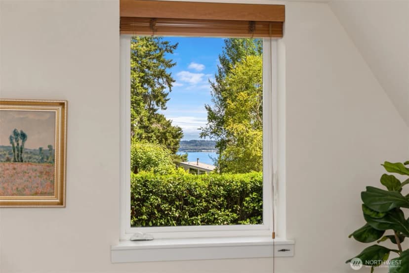 Property photo for 12231 Sunrise Drive Ne, Bainbridge Island photo 19