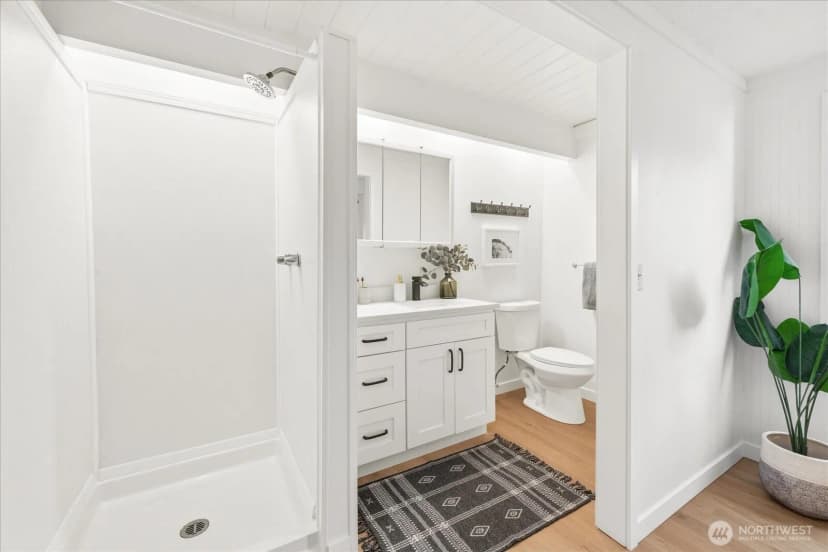 Property photo for 16018 36th Avenue Ne, Lake Forest Park photo 27