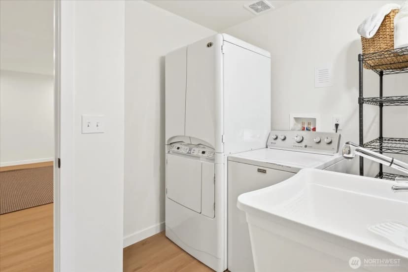 Property photo for 16018 36th Avenue Ne, Lake Forest Park photo 26